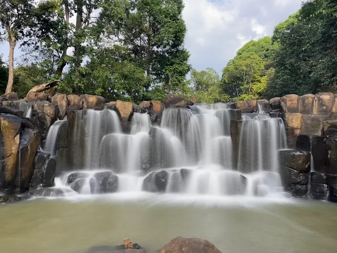 Thác Đứng Bù Đăng